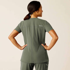 Clara 6 Pocket Scrub Top