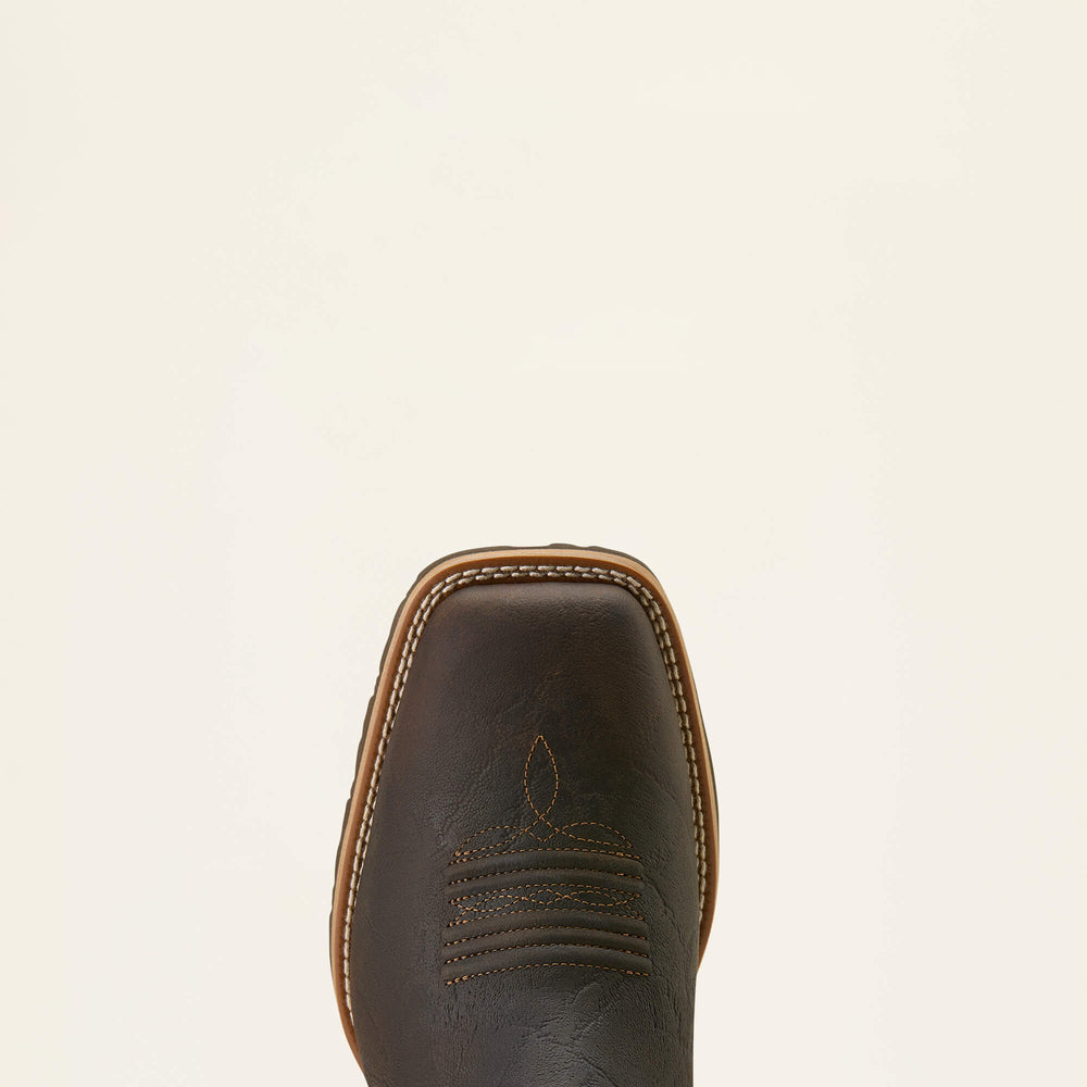 Hybrid Low Boy Wide Square Toe Chelsea Boot