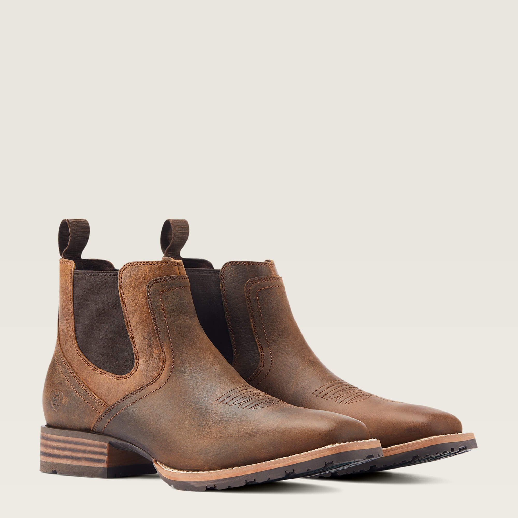 Hybrid Low Boy Wide Square Toe Chelsea Boot