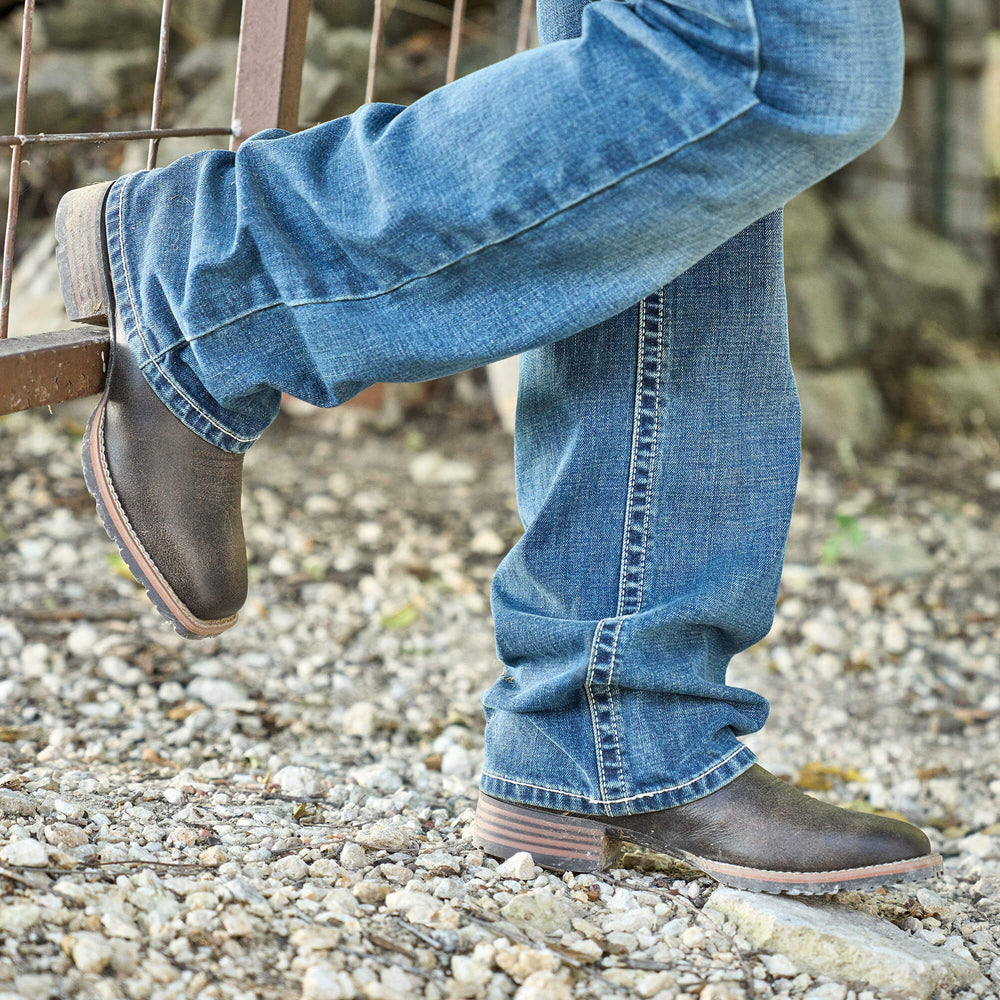 Hybrid Low Boy Wide Square Toe Chelsea Boot