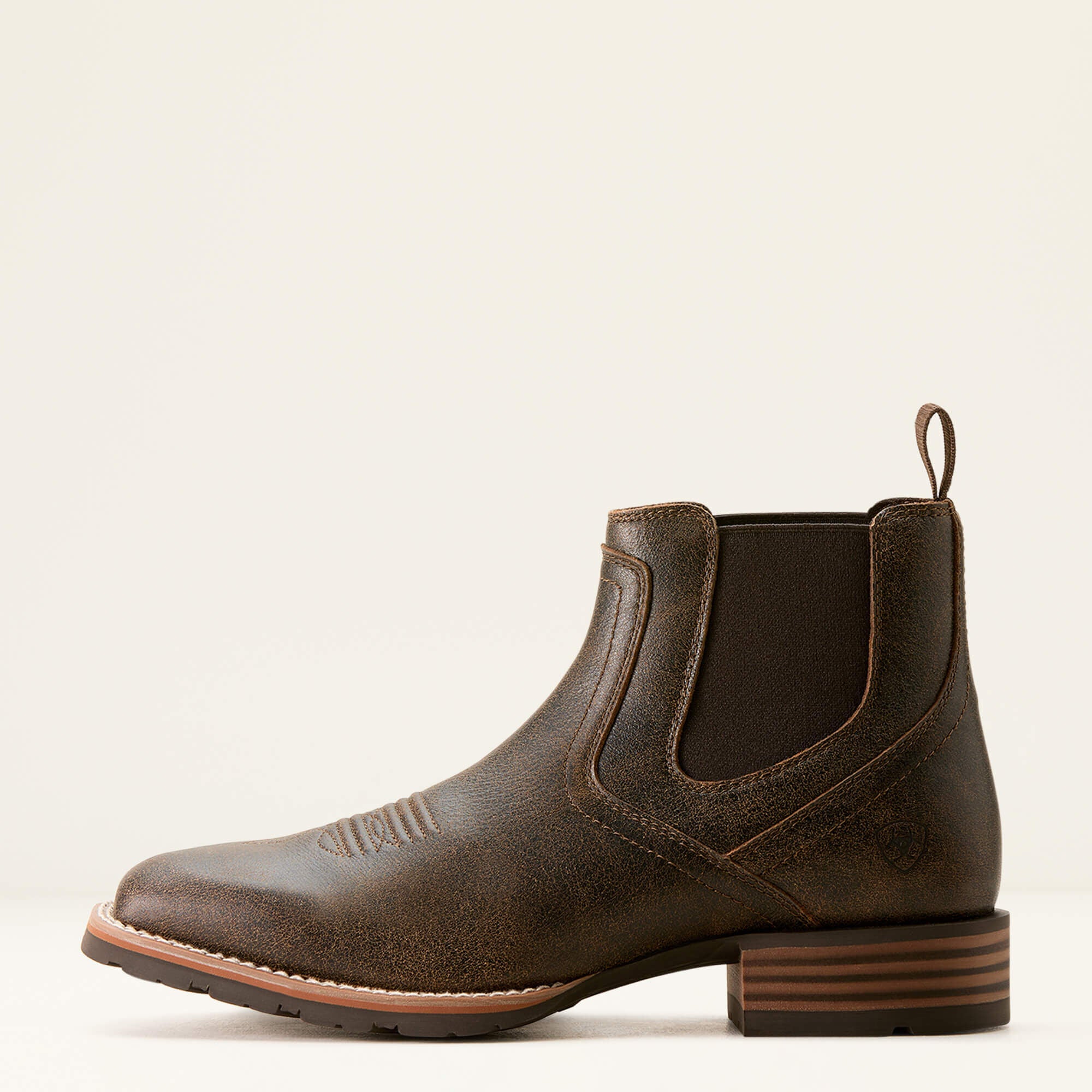 Hybrid Low Boy Wide Square Toe Chelsea Boot