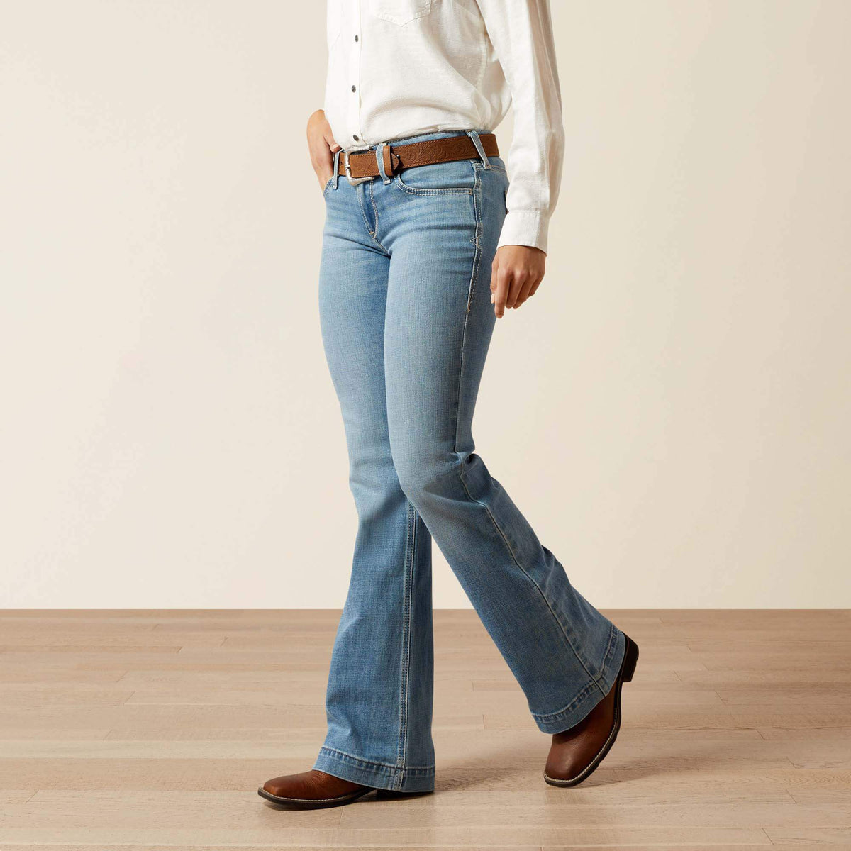 Mid Rise Giovana Leg Slim Trouser Jeans