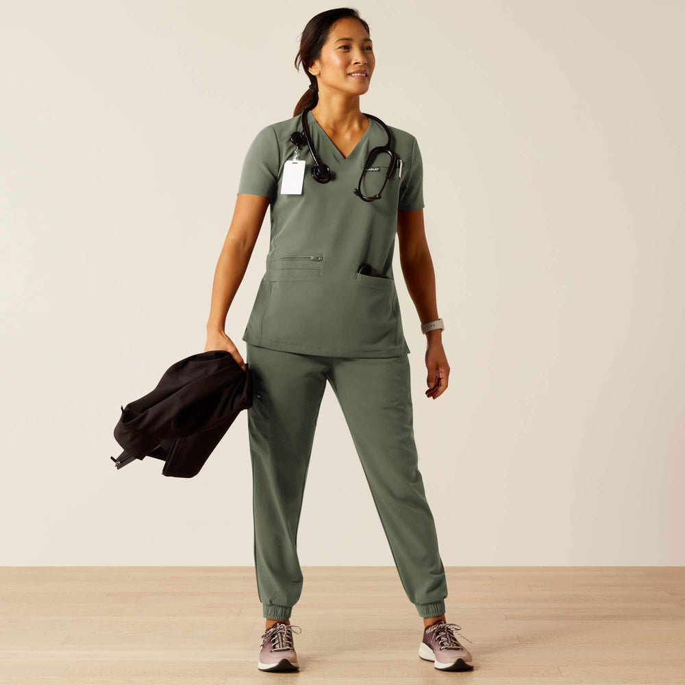 Clara 6 Pocket Scrub Top